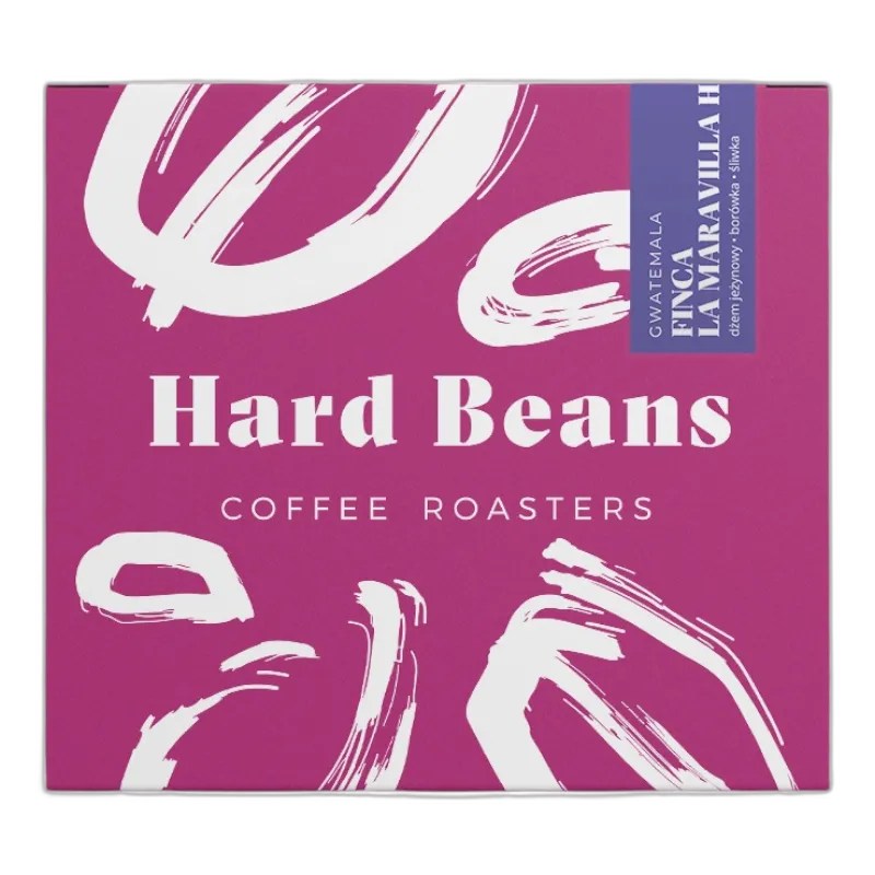 Kawa ziarnista Hard Beans Gwatemala Finca La Maravilla H1 w eleganckim fioletowym opakowaniu. Wyjątkowy profil smakowy z nutami dżemu jagodowego, borówki i śliwki. Specjalnie wypalana kawa speciality pochodząca z plantacji w Gwatemali. Idealny wybór dla miłośników wyrafinowanego smaku i wysokiej jakości kaw.