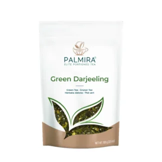 Opakowanie herbaty Green Darjeeling od Palmira prezentuje wysokiej jakości liście zielonej herbaty, idealne do przygotowania aromatycznego naparu. Ta luksusowa herbata doskonale sprawdzi się zarówno w codziennym użytkowaniu, jak i podczas wyjątkowych okazji.