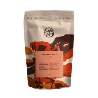 Opakowanie kawy Kolumbia Hulija o wadze 250 g przedstawia wysokiej jakości arabikę z wyjątkowym profilem smakowym. Aromatyczne nuty porzeczki, wiśni i kakao oferują niezapomniane doznania kawowe, idealne dla koneserów.